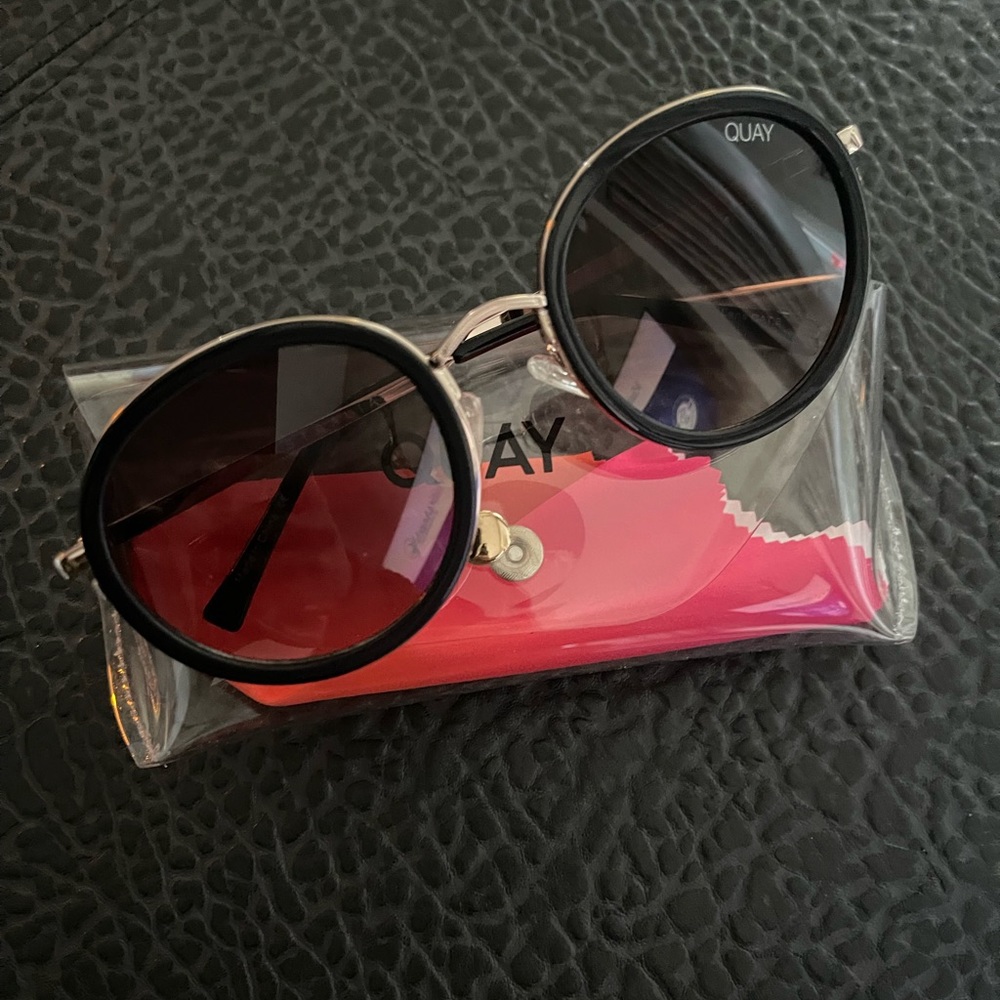 Quay Australia firefly sunnies